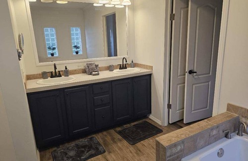 Rutherfordton House | Charming farmhouse with 3 bedrooms and WiFi, AC in enchanting Rutherfordton