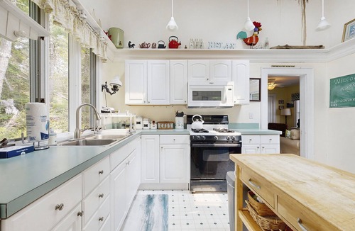 Five Islands House | Charming Oceanfront House with Deck, Cozy Loft, and Direct Beach Access