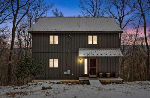 Great Cacapon House | Charming Post-and-Beam Mountain Cabin with Hot Tub Near Berkeley Springs | Great Cacapon, WV