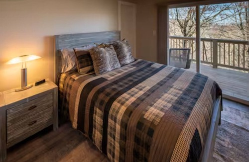 Sugar Mountain House | Charming townhome with 2 master suites, WiFi, AC in tranquil Sugar Mountain