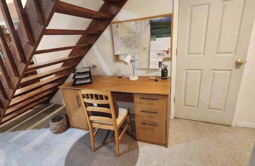 Anderson Township Apartment | Charming1-bedroom apartment w/AC, WiFi in upscale east-side neighborhood
