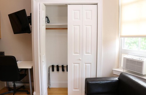 Columbus Apartment | Cheap, Furnished Studio in Downtown Boston #7