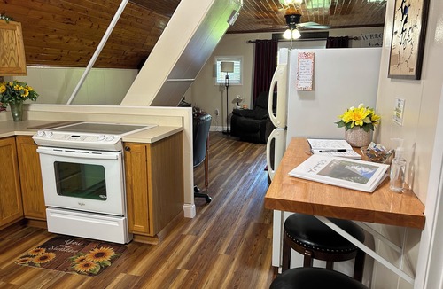 Wellington Cabin | Cherokee Cabin Renovated - Cliff & Lake Views - Cave Run Lake & Red River Gorge