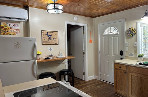 Wellington Cabin | Cherokee Cabin Renovated - Cliff & Lake Views - Cave Run Lake & Red River Gorge