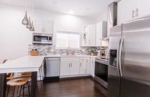 Lexington House | Chic & Cozy Home Near UK Campus! Perfect for Family Visits.