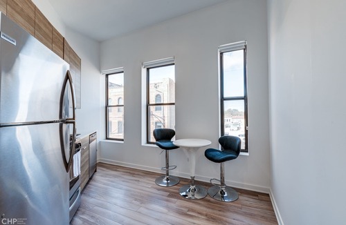 River West Apartment | Chicago Third Floor Studio by 747 Lofts