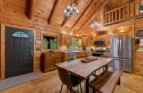 McCaysville Cabin | Chimney Path on Fightingtown Creek - Pet Friendly | Creekside Firepit | Game Room