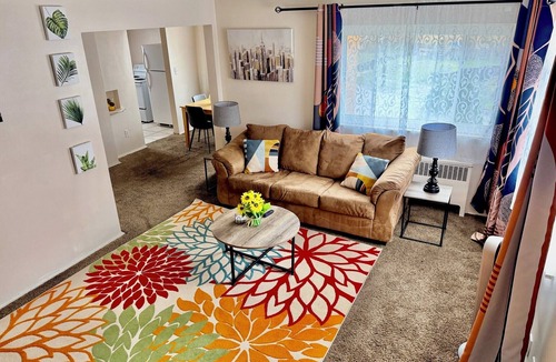West Price Hill Apartment | Cincy Furnished Stays Amber Glow King near Downtwn
