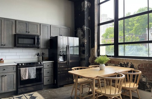 Old City Apartment | City Loft w/View of Gay St