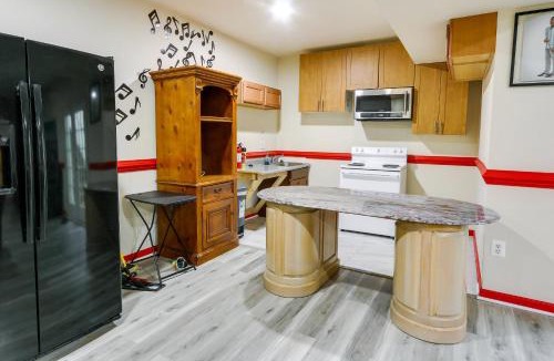 Clarksburg Apartment | Clarksburg Getaway Near DC + Baltimore Sights!
