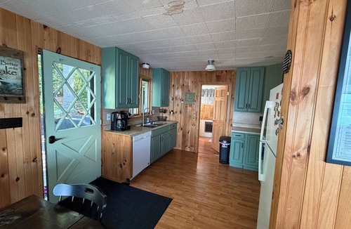 Barndoor Island House | Classic Lake Winnipesaukee Camp with Breathtaking Views