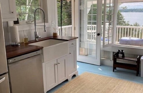 Orrs Island Cottage | Classic Orr’s Island, Maine Cottage, sleeps 4, 1 Bath, Stunning ocean views!