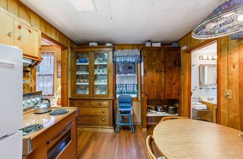 Chestertown Cottage | Classic riverfront cottage w/beautiful water views, WiFi, & screened porches