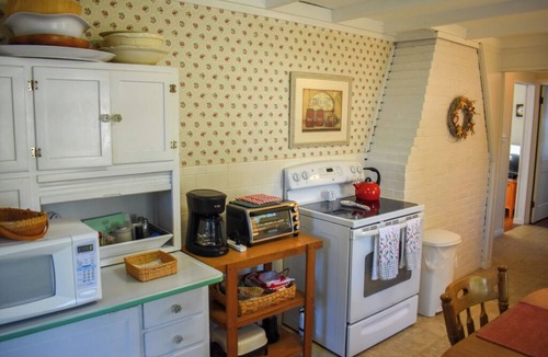 Dennis Port House | Clean and bright 2 bedroom home, .4 miles to the beach