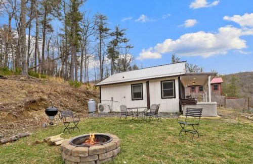 Blowing Rock House | Clementine Cottage at Doe Creek