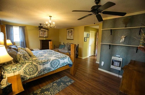 Pine Ridge House | Climb On Inn- Whole Property - 3 Units - Red River Gorge KY