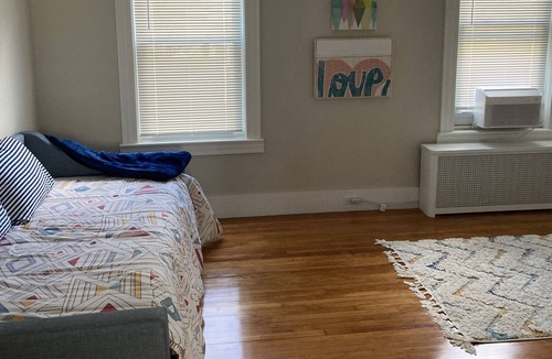 Hampton Apartment | Close to Local Beaches and Downtown