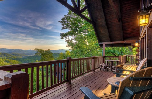 Black Bear Falls Cabin | Closer To Home - Luxurious Mountain Cabin in the Smokies