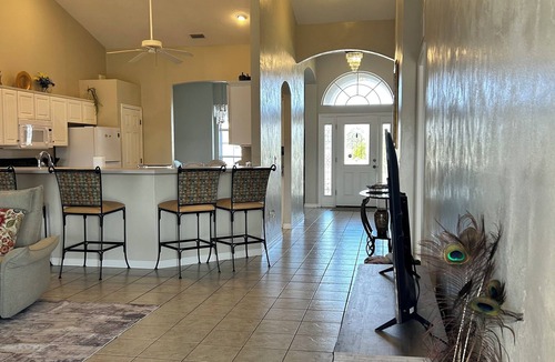 Ormond Beach House | Coastal getaway 3 bedroom- 2 min walk to beach