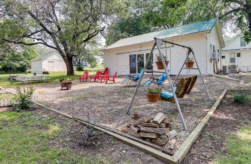 Coffeyville Apartment | Coffeyville Countryside Studio w/Fire Pit!