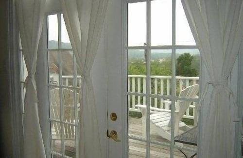 Columbia-Tusculum House | Columbia/Tusculum~Cozy Home with Views~near Hyde Park & Downtown-