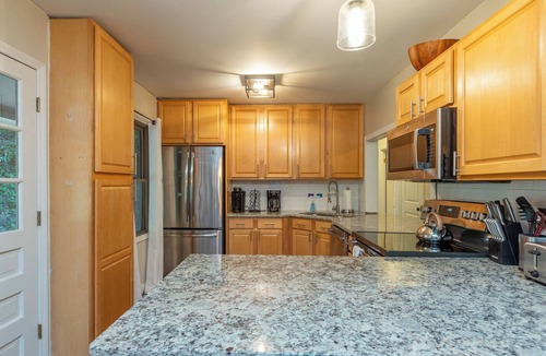 Wolf Laurel Cabin | Come Ski Hatley Pointe! Hot Tub+Fire Pit, Fireplace,WiFi, Pet Friendly!