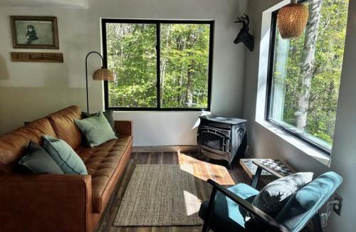 Stanton House | Come stay in a magical cabin with a bedroom in the trees