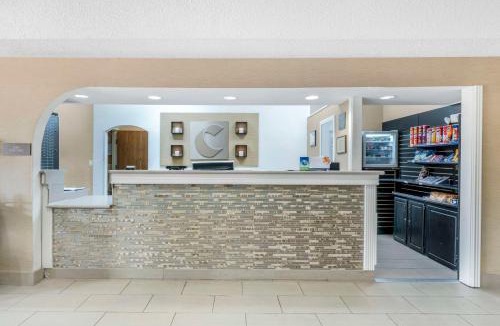 La Grange Hotel | Comfort Inn & Suites La Grange - Louisville Area