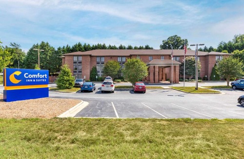 Lenoir Hotel | Comfort Inn & Suites Lenoir Hwy 321 Northern Foothills