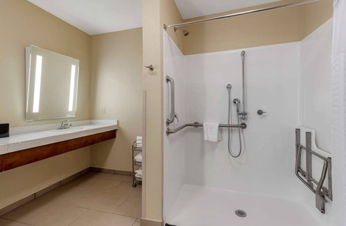 Dry Ridge Hotel | Comfort Suites Dry Ridge