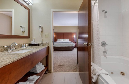 Johnson City Hotel | Comfort Suites Johnson City near University