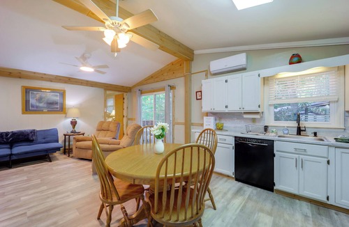Newland House | Community Perks! Mountain Home w/Deck in Newland