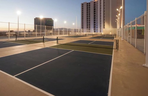 Downtown Las Vegas Hotel | Convenient Las Vegas Stay! Superb Location, Free Parking, Onsite Swimming Pool!
