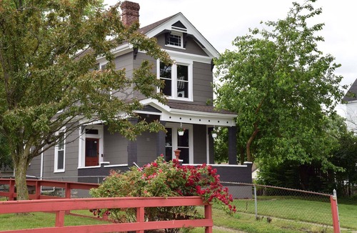 Arlington Heights House | Convenient to Everywhere! Train-Themed Bnb by active Railroad - Cincinnati Area