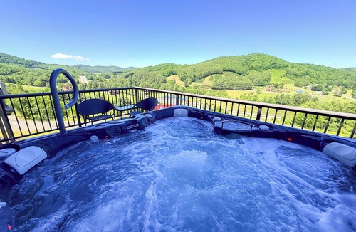 Fleetwood Cabin | Cool Mtn Getaways Start Here - 5BR/3.5BA w/Hot Tub, Mtn Views, Near Boone