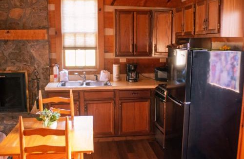 Pittman Center Ski Chalet | Copeland Creek- Tiny Cabin