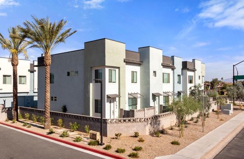 Villa De Paz House | Copper Sky Townhome - Pool & Gym