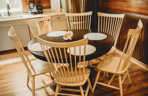 Procious Apartment | Corton Lodge Bell Tower Suite Private Riverfront