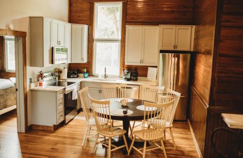 Procious Apartment | Corton Lodge Bell Tower Suite Private Riverfront