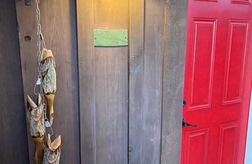 Brevard Cottage | Cottage 1 block from Main St. on historic property.