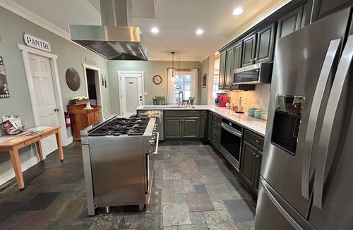 Kingsport House | Cottage at Cliffside - 10 guests - 4 Bedroom - 3.5 Bath