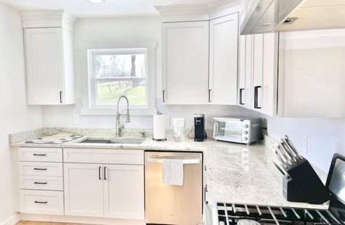Fayetteville House | Cottage on Vaglio