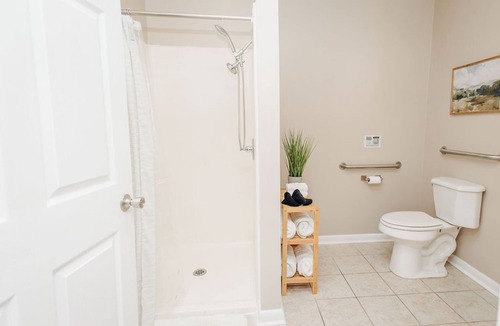 Marion Cottage | Cottage, River Front, Private in Central Location
