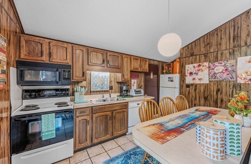 The Woods Cabin | Country Comfort -country Escape!