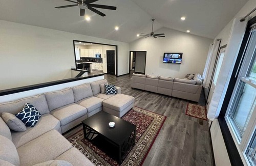 Fairview  Highland County House | Country Cornerstone Retreat Upstairs - Hot Tub, Sauna, Fire Pit, Massage Chair