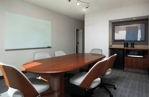 North Mountain Hotel | Courtyard Phoenix North by Marriott