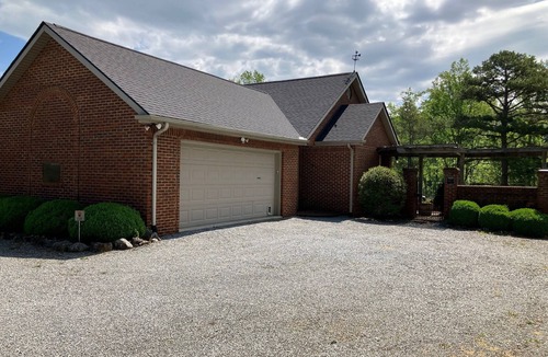 Tri-Cities House | Cox Haven- Beautiful & Spacious 2BR/2.5 Bath Home with working Cattle farm