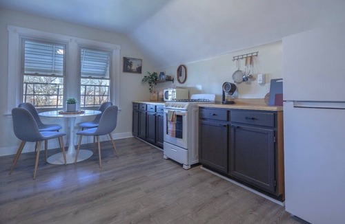 West Price Hill Apartment | Cozy 1- bedroom apartment, 8 mins to downtown Cincinnati