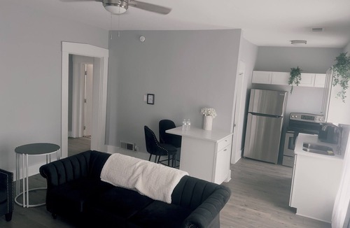 Northside District Apartment | Cozy 1-bedroom apt in Victorian Era House minutes walking to Downtown Lexington