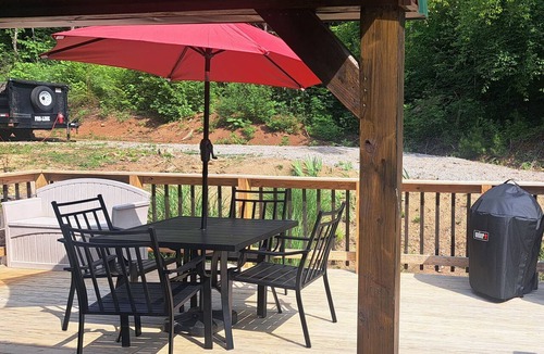 Smith Cabin | Cozy 1-bedroom cabin in tranquil Sneedville, TN. with AC secluded on 30 acres